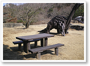 擬木ベンチ・テーブル